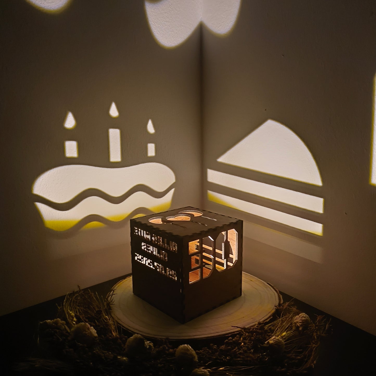 Personalisierte Geburtstags Lichtbox aus Holz – Name & Datum – Geschenk für Ihn & Sie