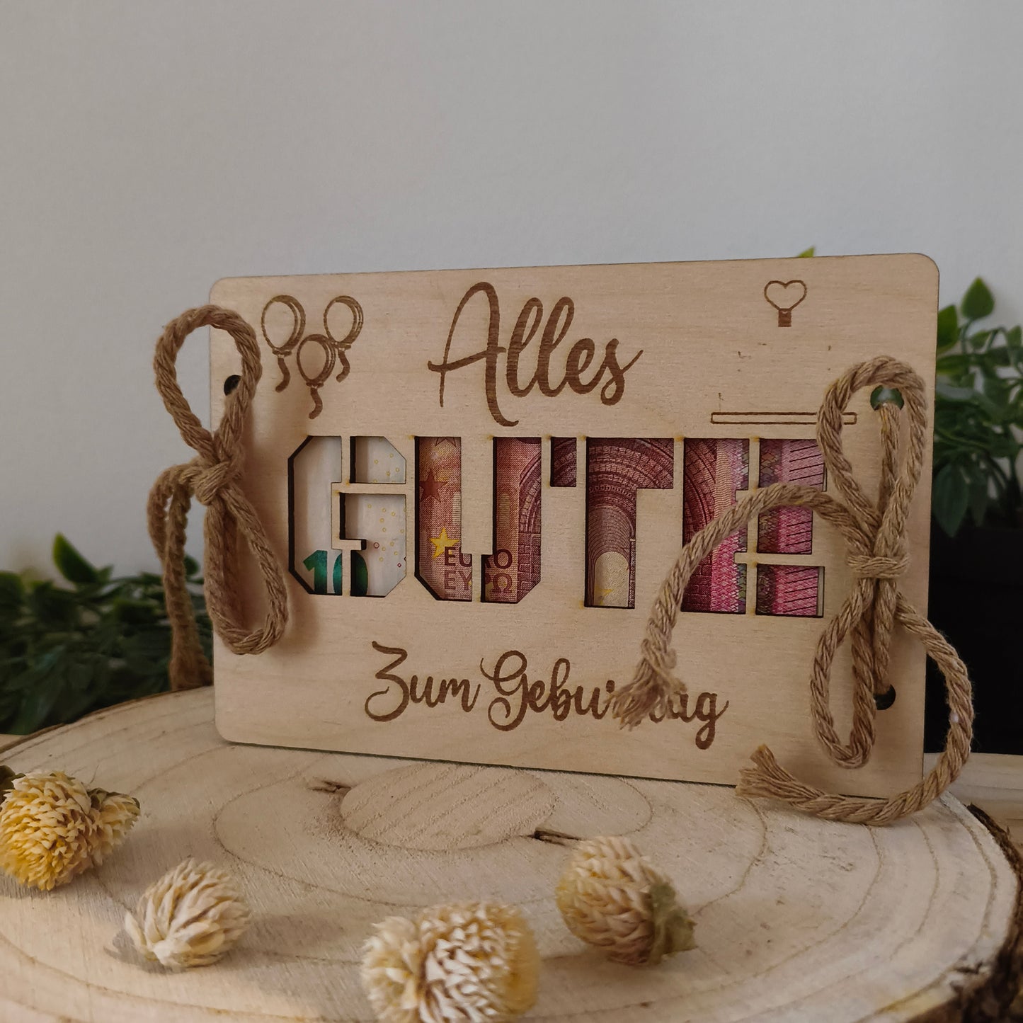 Geldgeschenk zum Geburtstag aus Holz – „GUTE“ Karte
