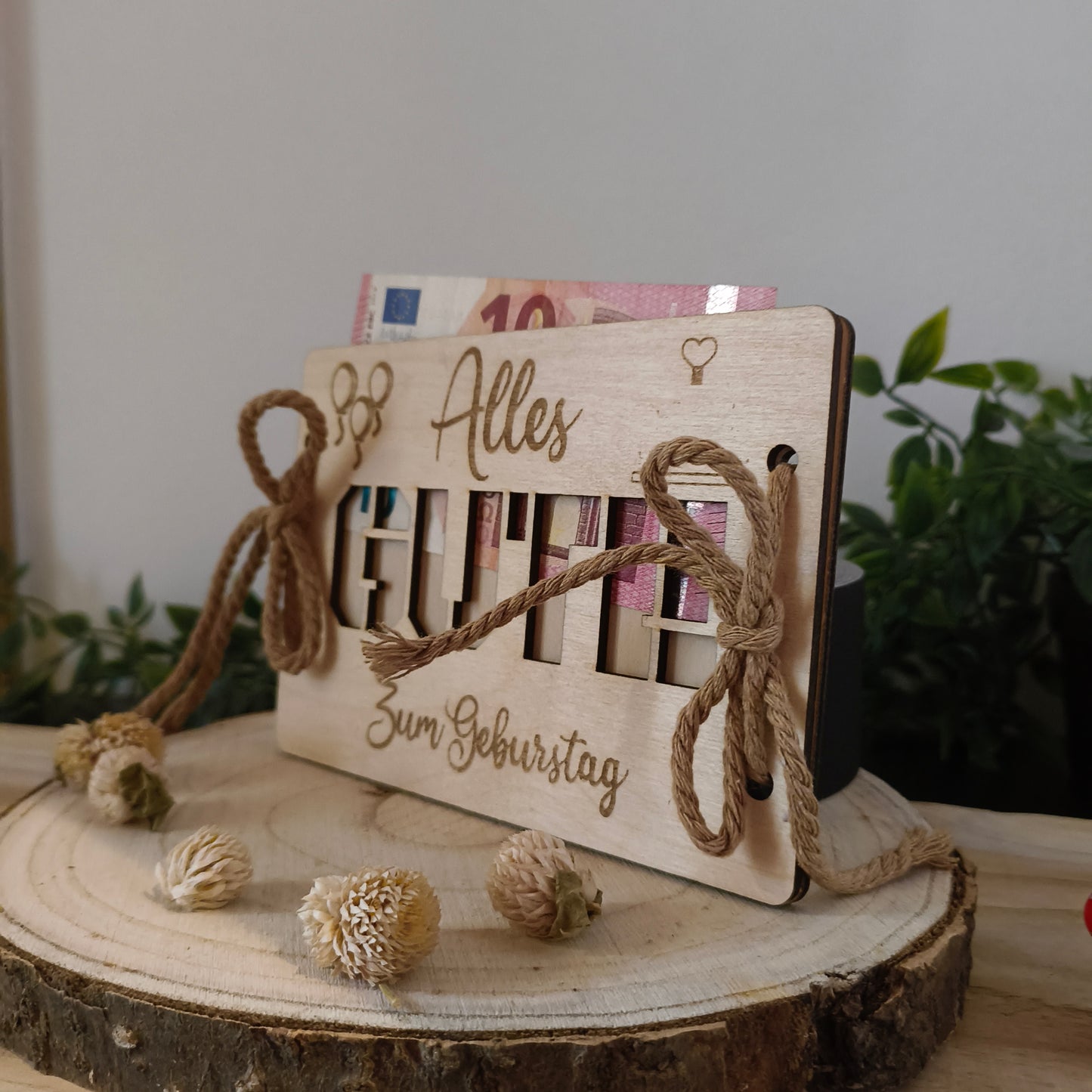 Geldgeschenk zum Geburtstag aus Holz – „GUTE“ Karte