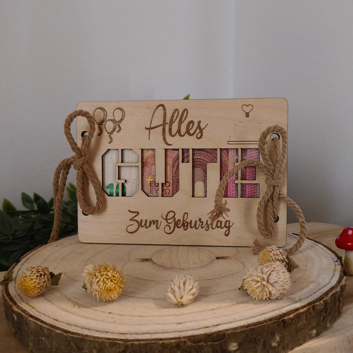 Geldgeschenk zum Geburtstag aus Holz – „GUTE“ Karte